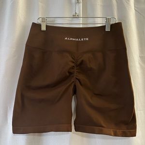 Alphalete Amplify Shorts - Chocolate Brown